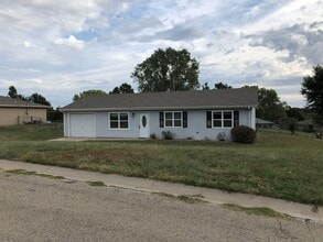 Building Photo - 317 Palomino Ln