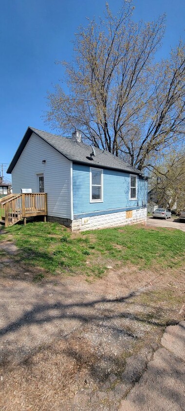 Primary Photo - AVAILABLE NOW - NEWLY RENOVATED 1 BED 1 BATH