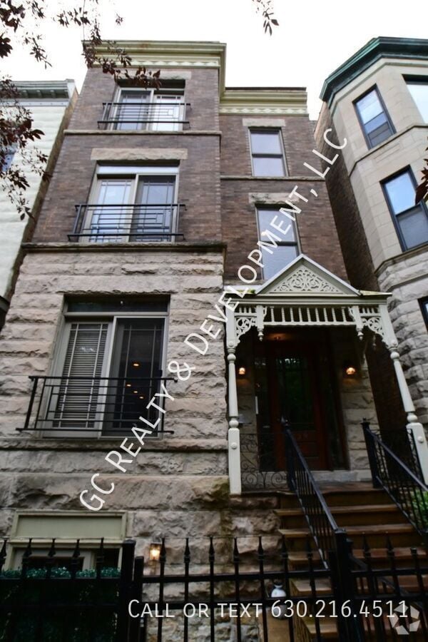 Building Photo - 859 W Newport Ave