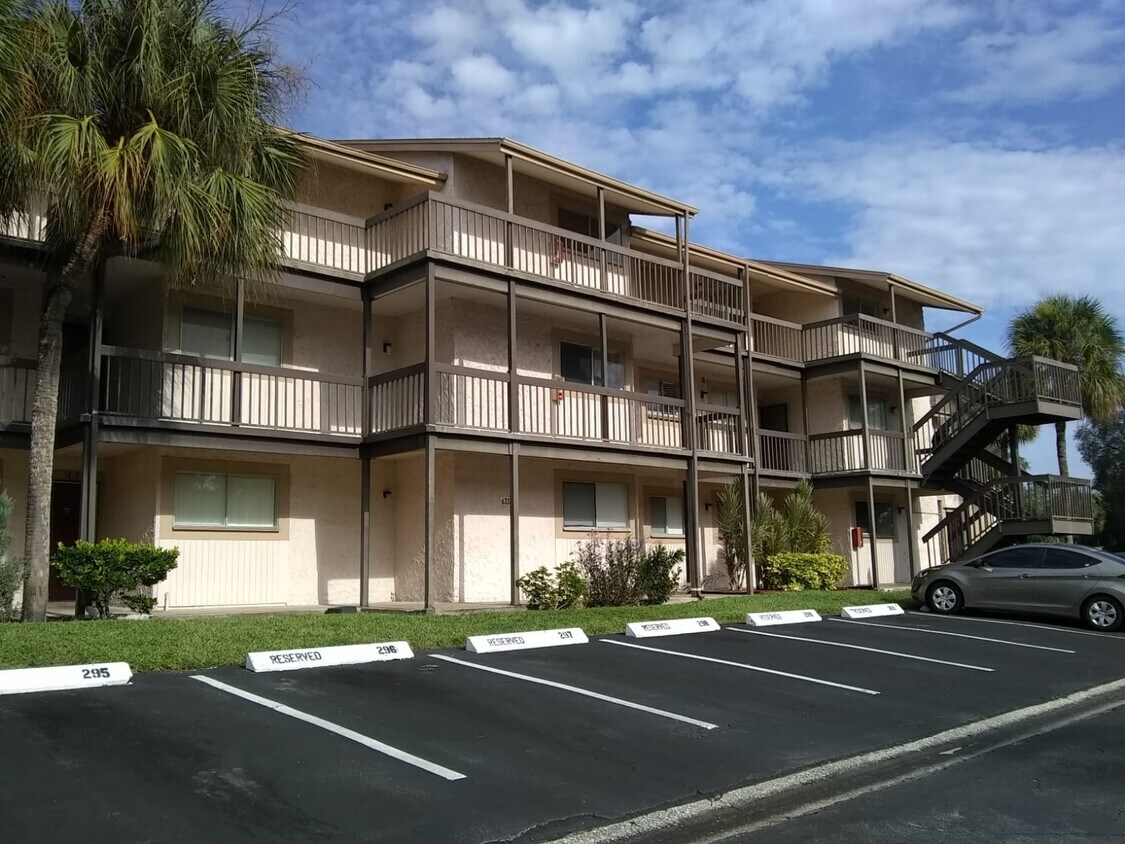 6324 Newtown Cir, Tampa, FL 33615 Townhome Rentals in Tampa FL