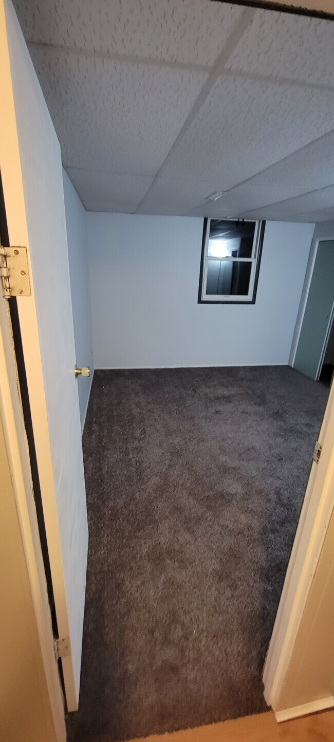 Bed room - 132 18th Ave N
