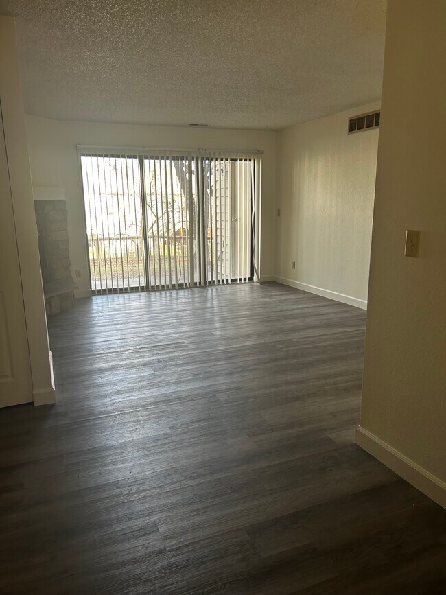 Foto del edificio - 7379 Gore Range Rd