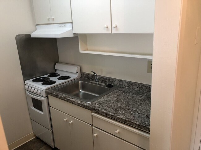 Foto del edificio - Studio Condo Available Now