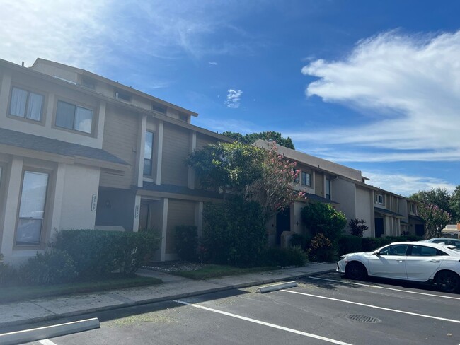 Building Photo - Beautiful Home near the Mall at Millenia