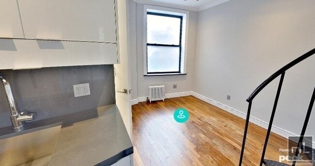 Building Photo - East 35th Street