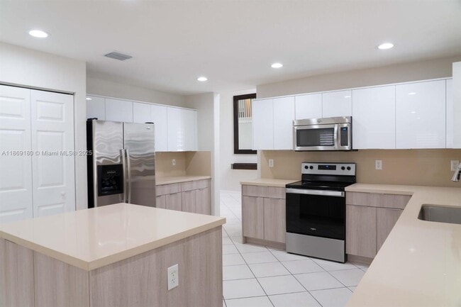Foto del edificio - 3547 SW 175th Ave