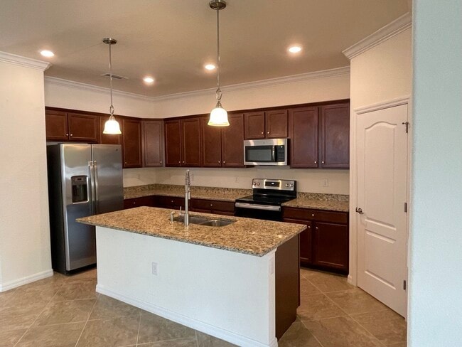 Foto del edificio - 19344 Bluff Dr