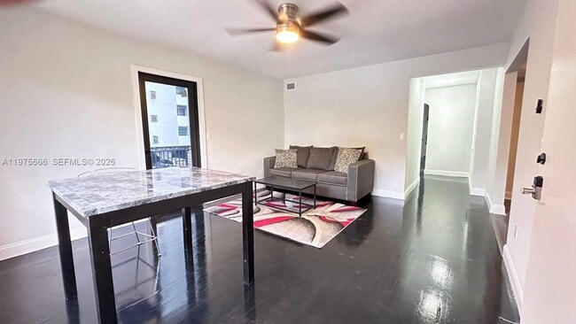 Building Photo - 320 SW 29th Rd