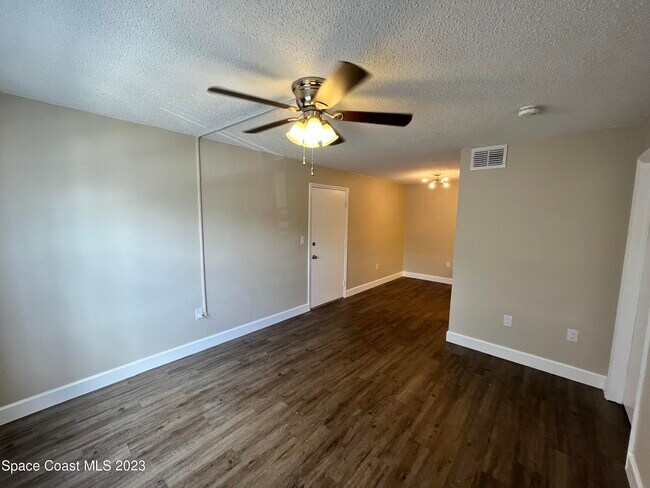 Foto del edificio - 114 Preston Ln