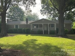 Building Photo - 2725 Sloop Rd