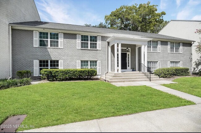 Foto del edificio - 4315 Plaza Gate Ln S