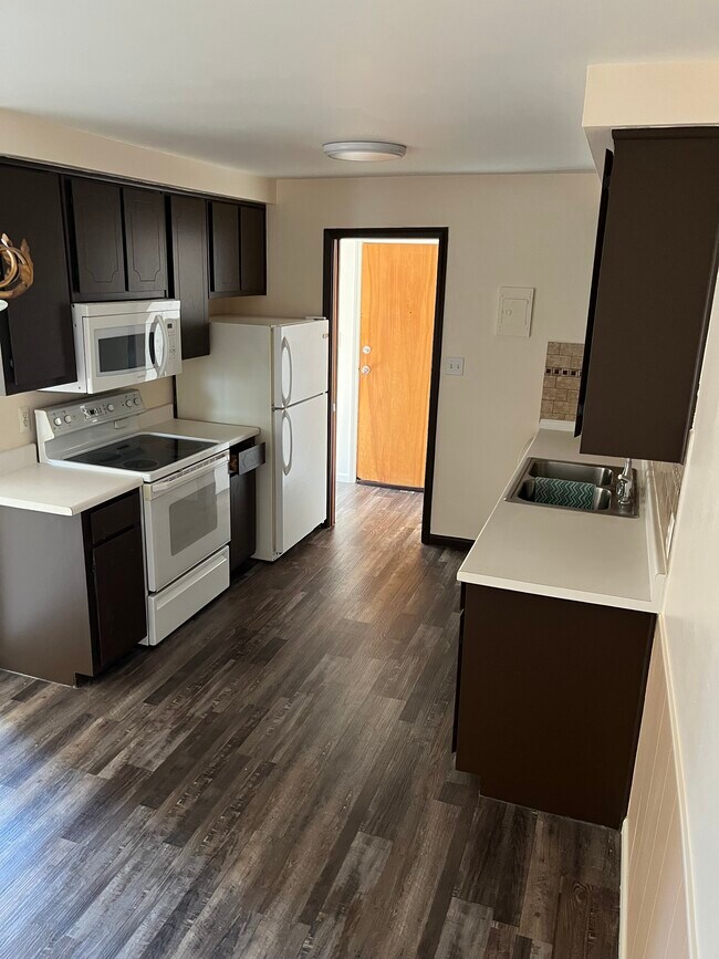 Foto del edificio - 17060 E 11 Mile Rd