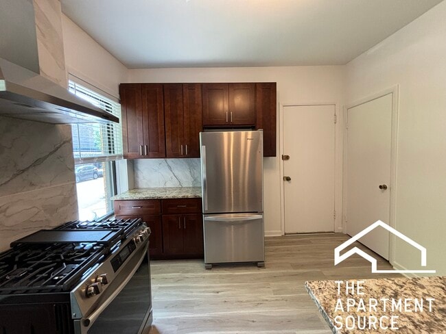Building Photo - 3138 W Schubert Ave