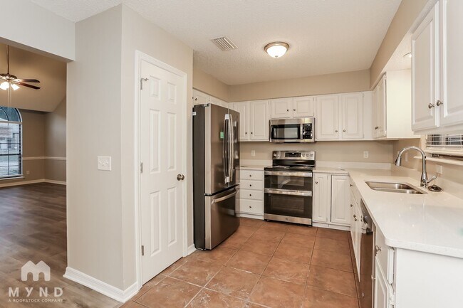 Foto del edificio - 5407 Fort Caroline Rd