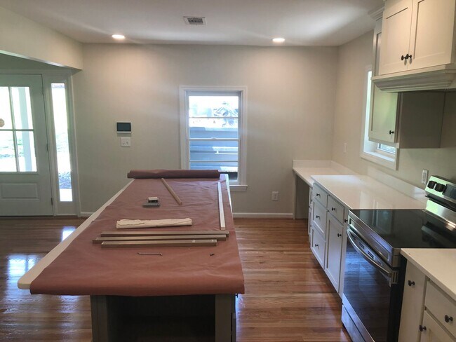 Building Photo - 5524 Rodgers Dr