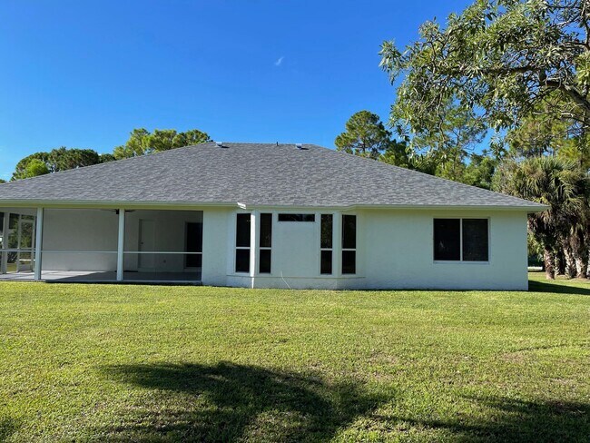Foto del edificio - 14825 76th Rd N
