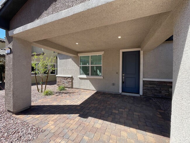 Building Photo - BRAND NEW 3 BED 2.5 BATH 2 CAR GARAGE TOWN...