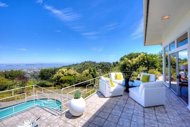 Foto del edificio - Stunning Private Estate - 4 Bedroom / 4 Ba...