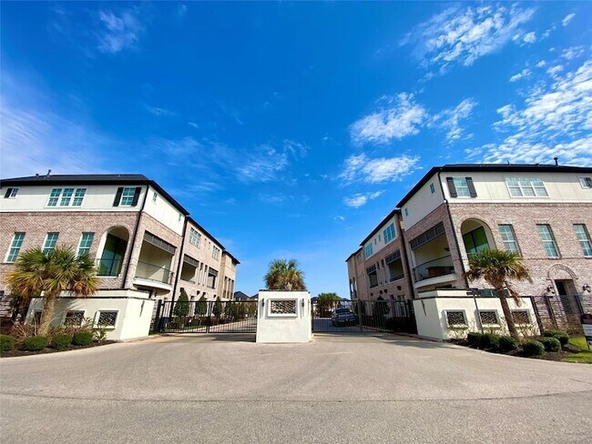 Foto del edificio - 6037 Matthew Oaks Pl