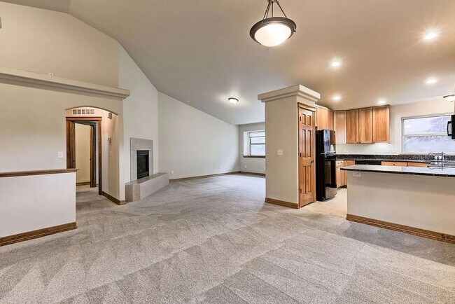 Foto del edificio - Light-Filled Living in a Peaceful Fort Collins Neighborhood