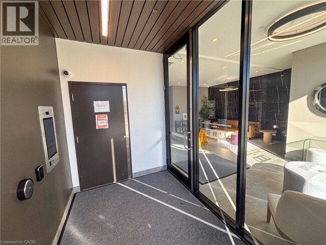 Building Photo - 100 Garment St