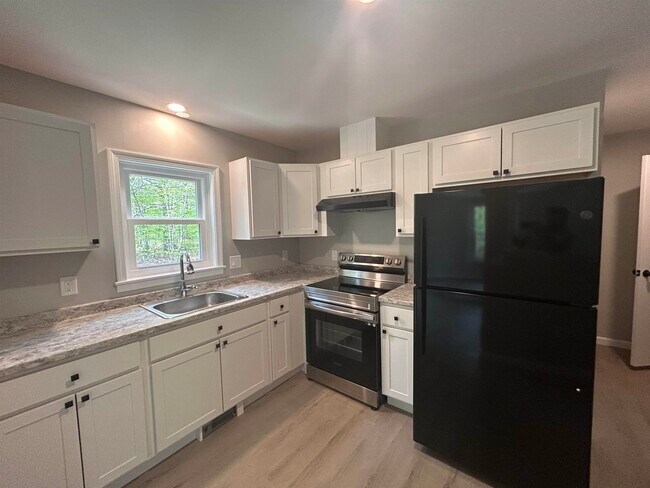 Foto del edificio - 61 Lovewell Pond Rd