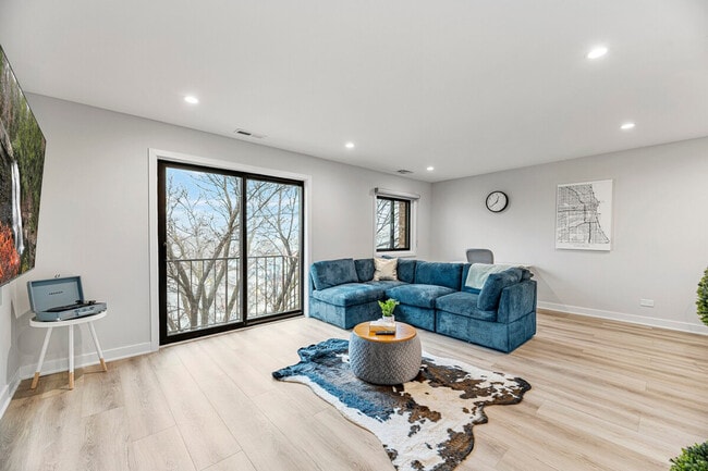 Building Photo - 2335 W Touhy Ave