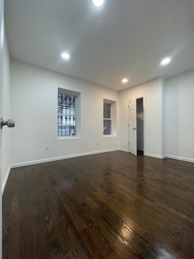 Building Photo - 1120 Jefferson Ave