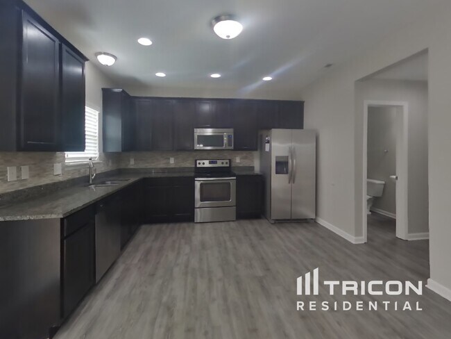 Foto del edificio - 371 Wakefield Ct
