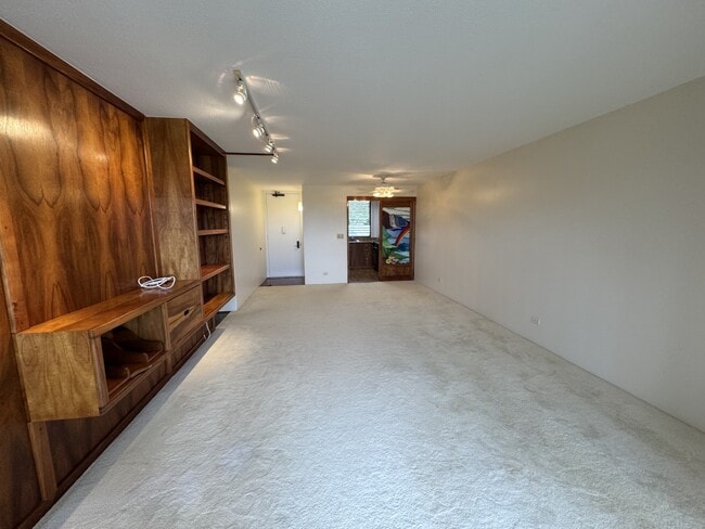 Building Photo - 6770 Hawaii Kai Dr