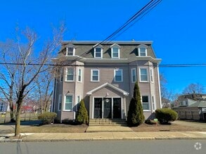 Building Photo - 26 Cherry St