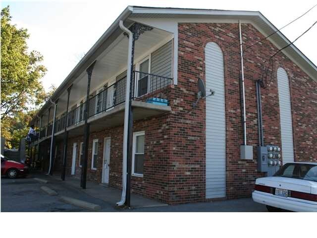 Foto del edificio - 1722-1744 Sadie Ln