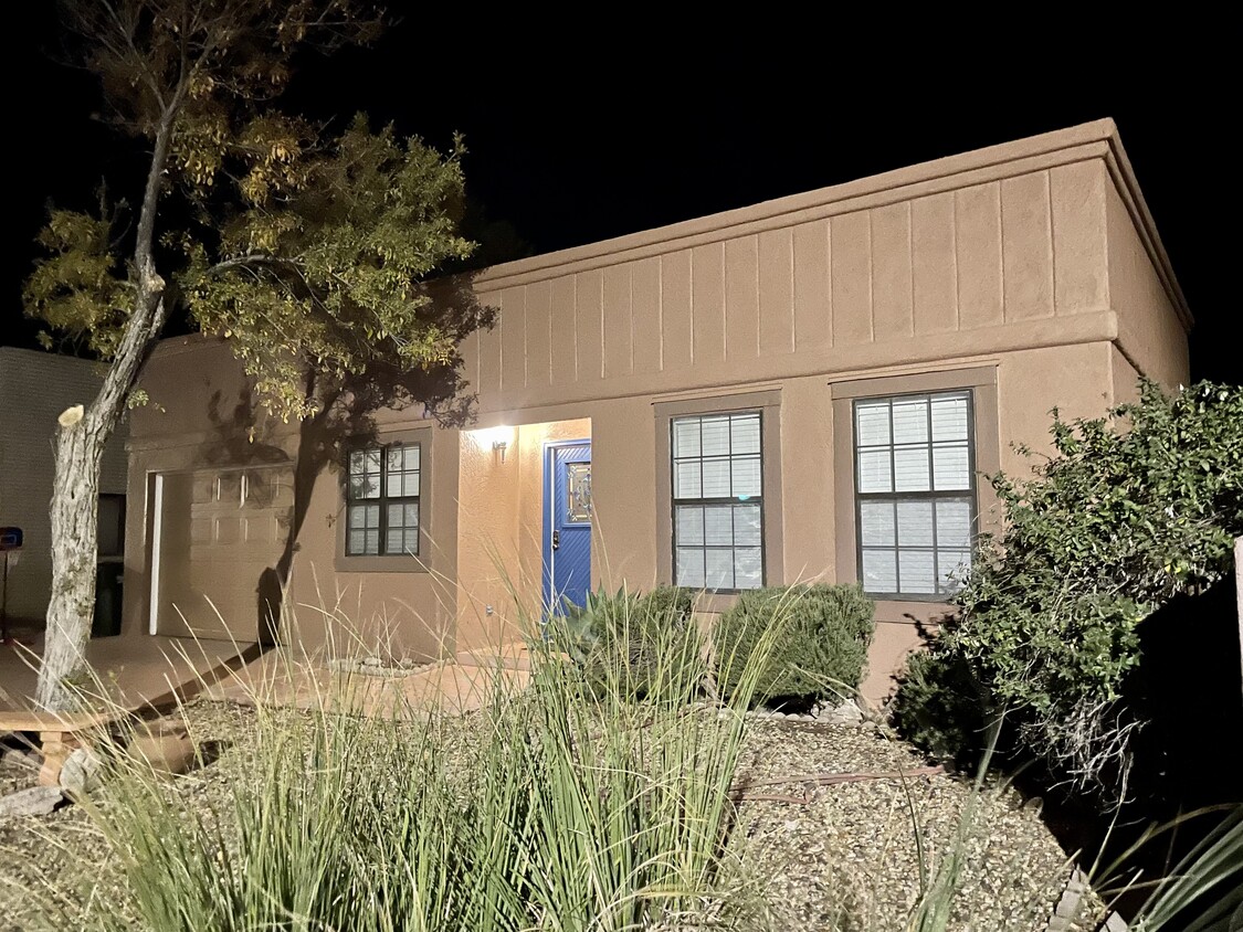 Foto principal - 1706 Trevino Ct
