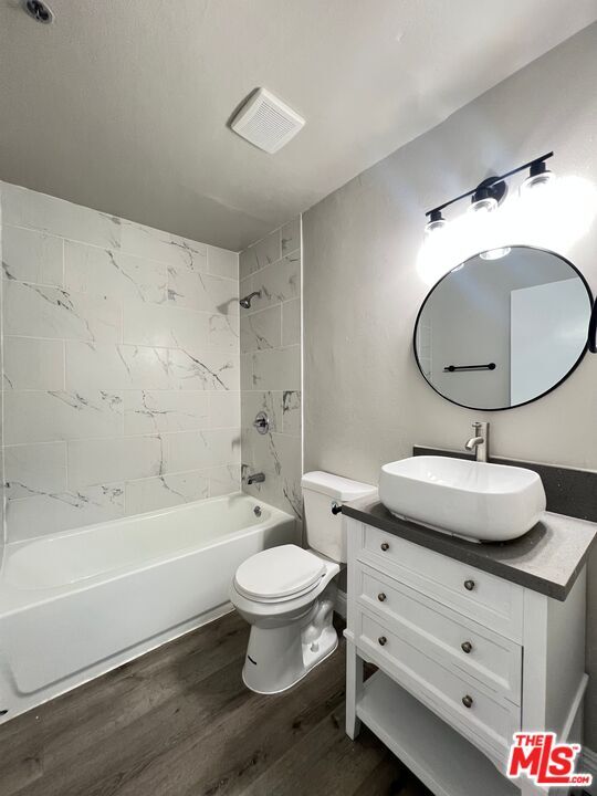 Building Photo - 8307 S Figueroa St