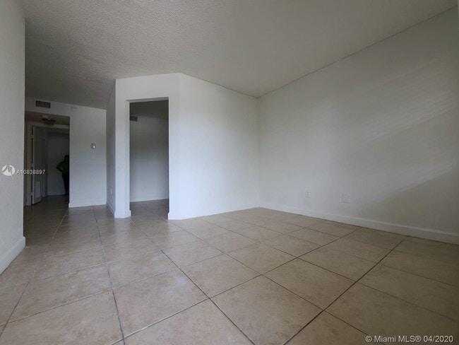 Building Photo - 400 NW 65th Ave