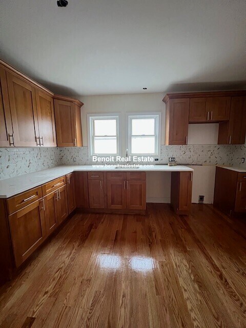 Foto del edificio - 3-5 Grenville Rd. Unit 1
