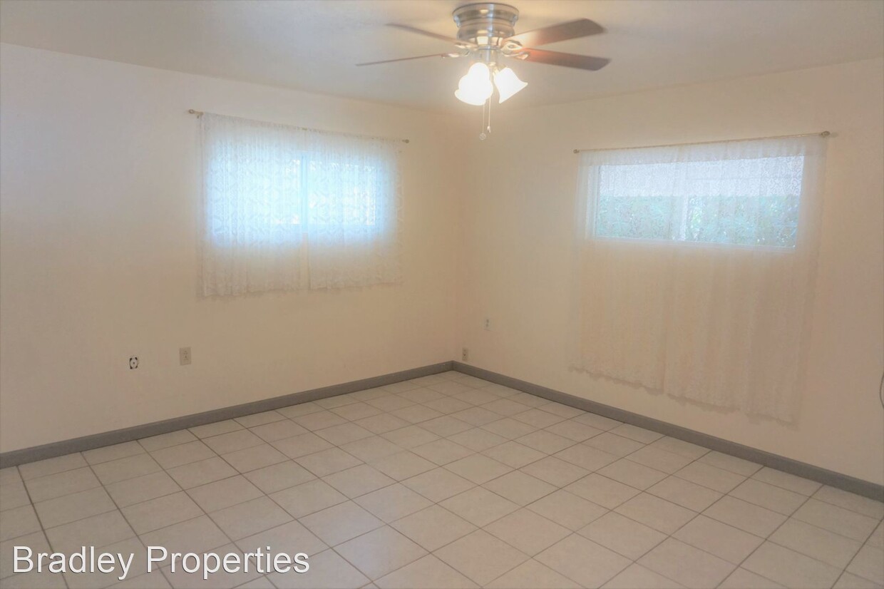 Foto principal - 2 br, 2 bath House - 104 N 6th Street