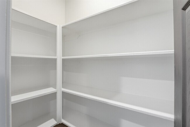 Building Photo - 4307 Larkspur St