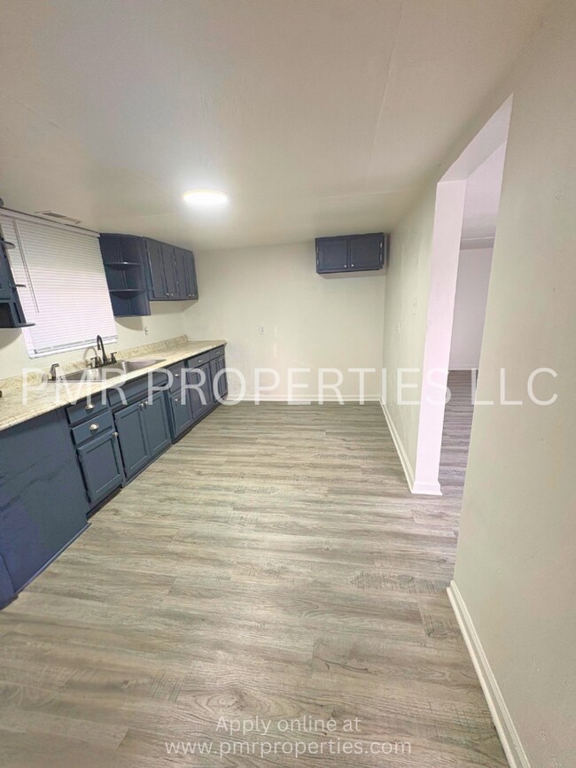 Foto del edificio - 2 Bedrooms / 1 Bathroom House