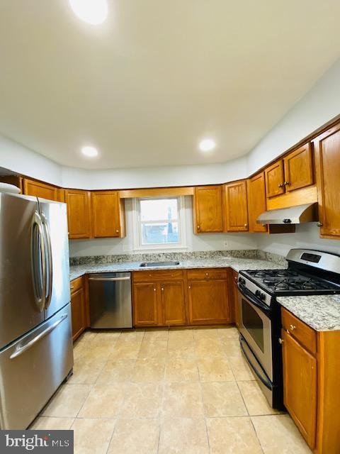 Foto del edificio - 226 Summit Hall Rd