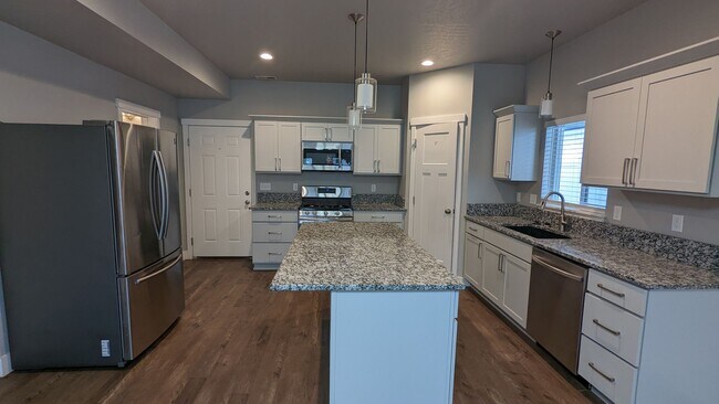 Building Photo - Post Falls Crown Pointe Home