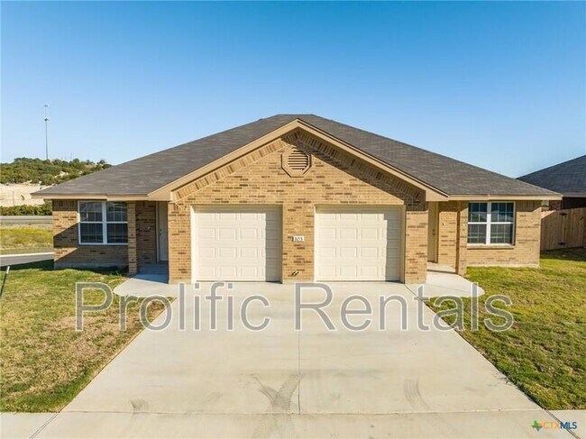 Building Photo - 103 Lost Trl