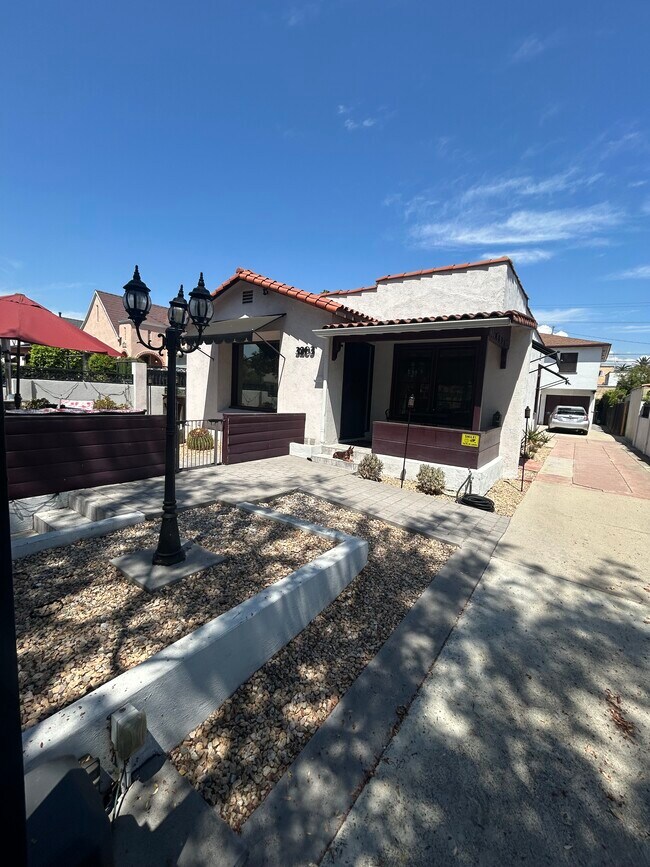 Foto del edificio - 3203 Madera Ave