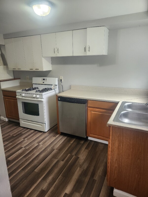 102 Cherry St Unit 1, Midway, PA 15060 Room for Rent in Midway, PA