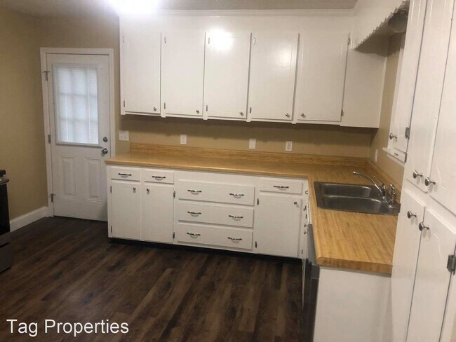 Foto del edificio - 2 br, 1 bath House - 360 W. Schmitt Rd.