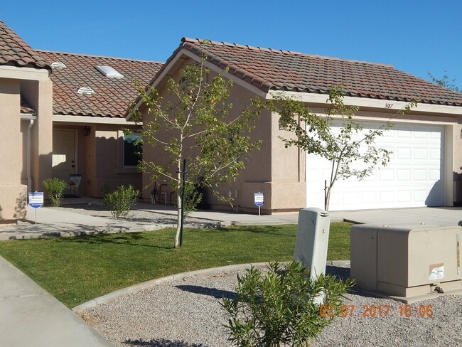 Building Photo - Larger 3 Bedroom Sunset Mountain Villas Co...