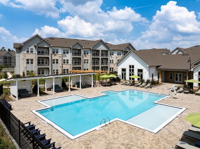 Building Photo - Meadow Glen Village
