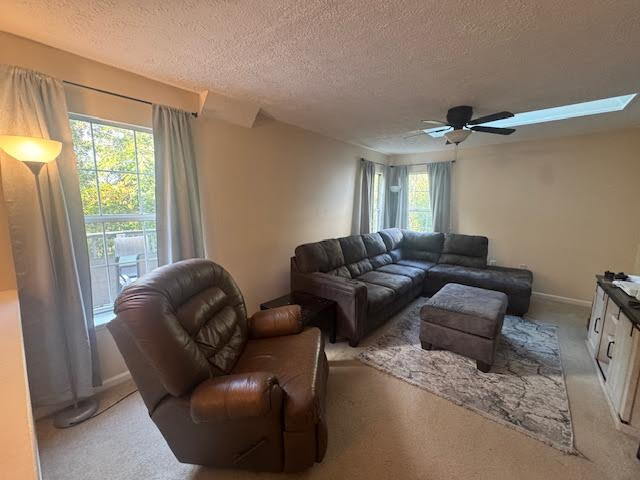 Foto del edificio - "Spacious 4-Bedroom Haven with 3 Full Bath...