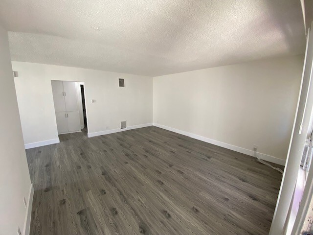 Foto del edificio - 5011 Maplewood Ave