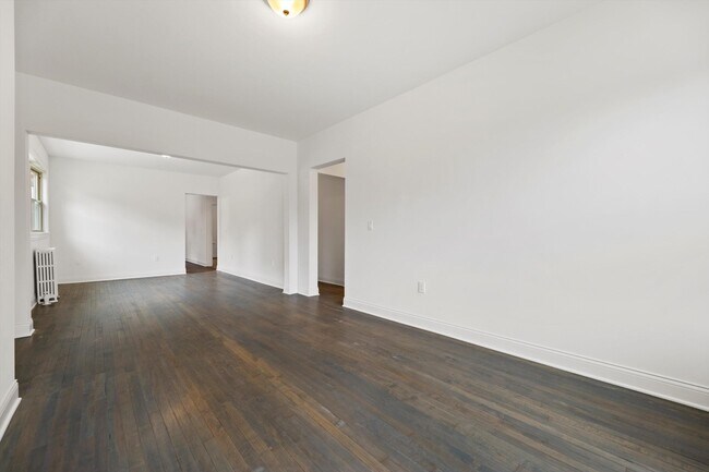 Foto del edificio - 2905 N Bartlett Ave